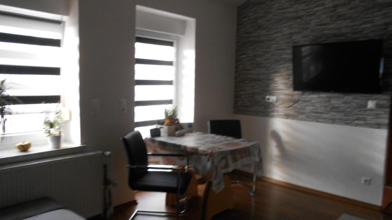 Ferienapartment-Monteurwohnung-Muldestausee Pouch Esterno foto