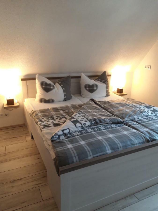 Ferienapartment-Monteurwohnung-Muldestausee Pouch Esterno foto