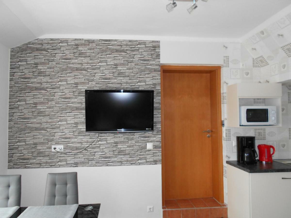 Ferienapartment-Monteurwohnung-Muldestausee Pouch Esterno foto